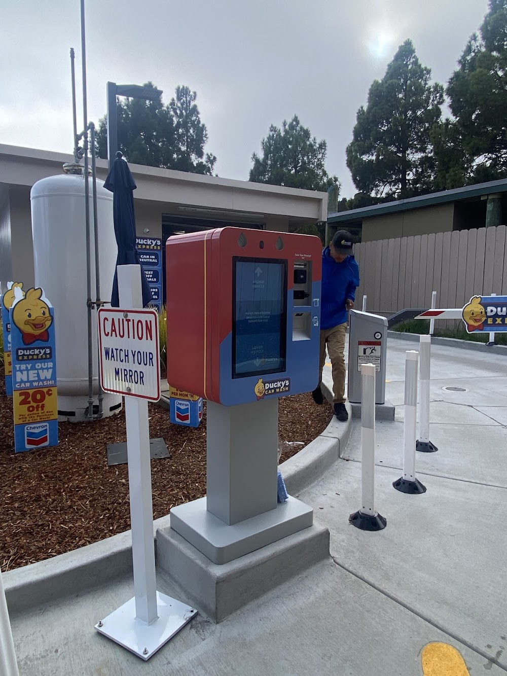 Ducky’s Express @ Chevron Daly City