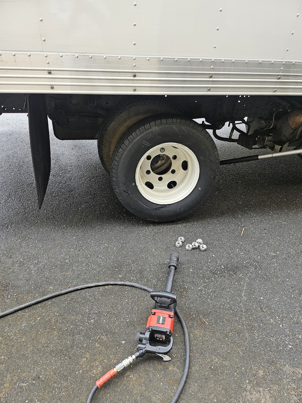 Mobile tire service